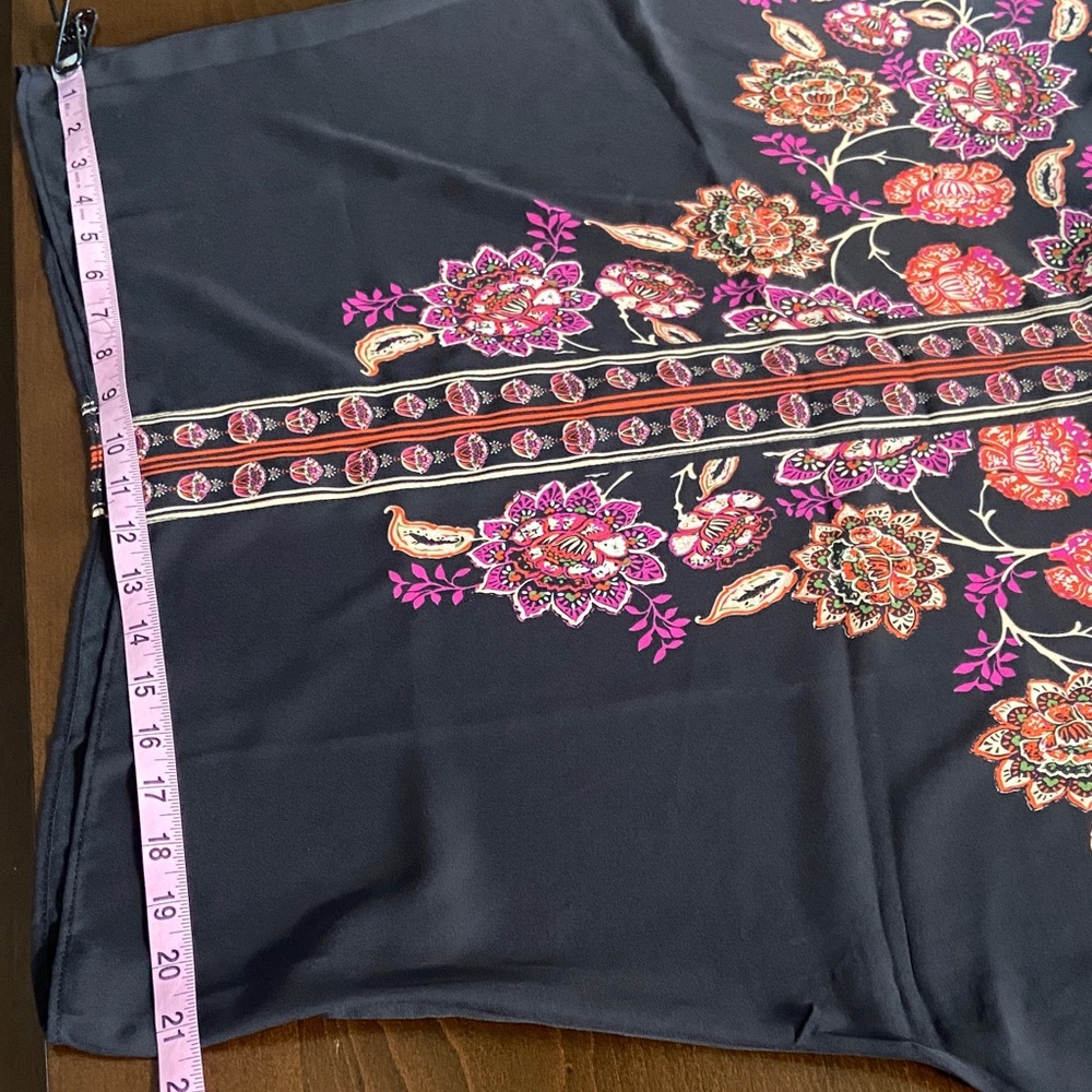 Sale! Vibrant Floral Patterned Women's Top with Bat Wings. Rose + Olive, size M - Picture 7 of 12